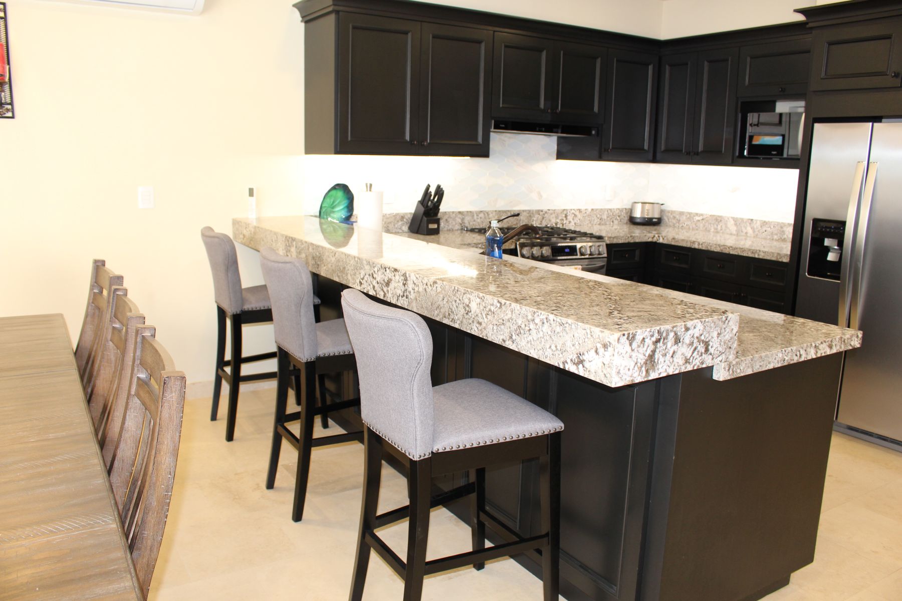 Counter with Bar Stoolse