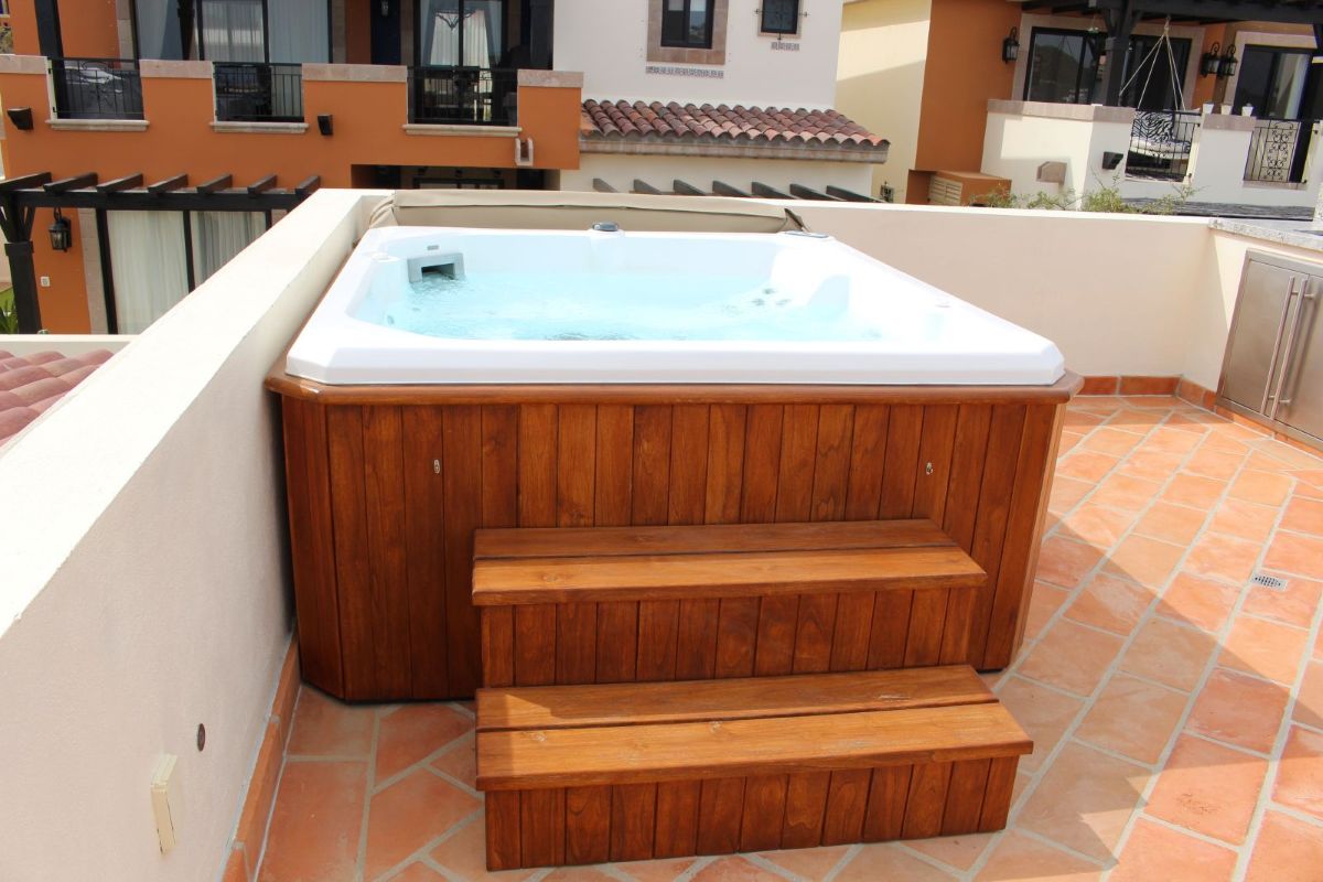 Hot Tub3F