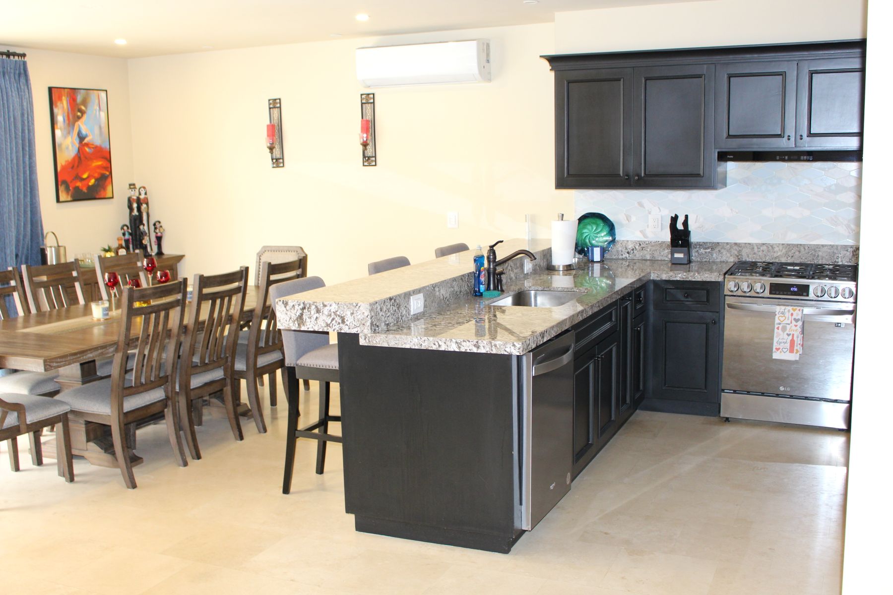 Kitchen & Dininge